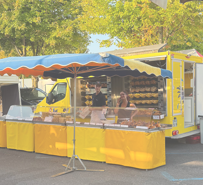Camion-rôtisserie au marché